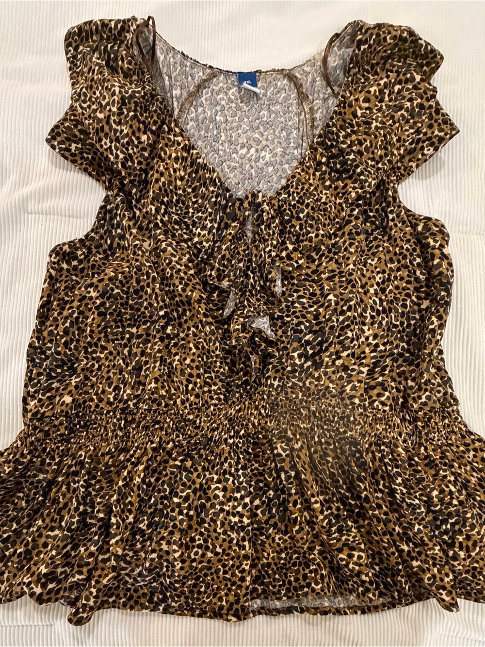 Old Navy Blouse Women's XXL Leopard Print Ruffle Tie‎ Neck Flutter Sleeve Peplum